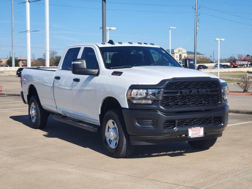 2024 RAM 2500 Tradesman Crew Cab 4x4 8' Box