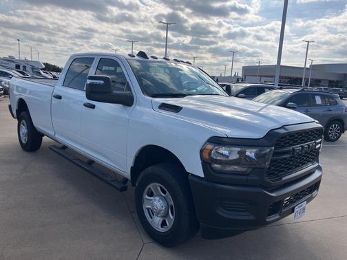 2024 RAM 2500 Tradesman Crew Cab 4x4 8' Box