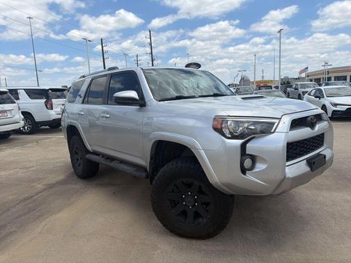 Classic Silver Metallic 2018 Toyota 4Runner TRD Off Road