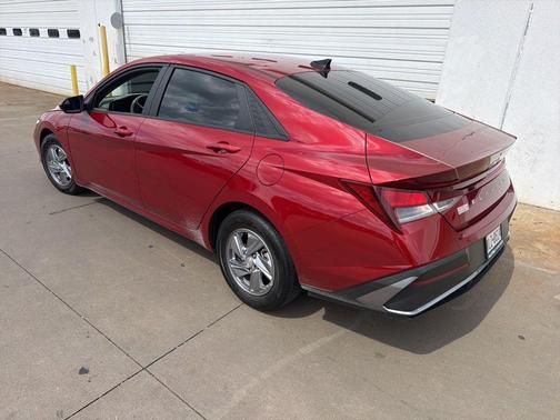 Ultimate Red 2024 Hyundai ELANTRA SE