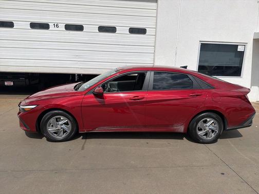 Ultimate Red 2024 Hyundai ELANTRA SE