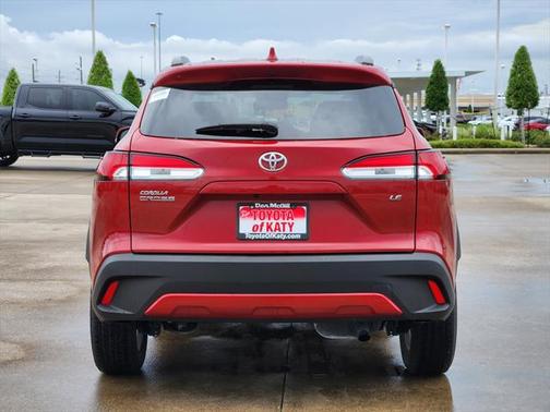 2024 Toyota Corolla Cross LE