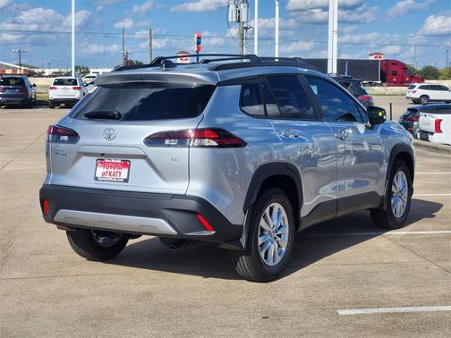 2026 Toyota Corolla Cross LE