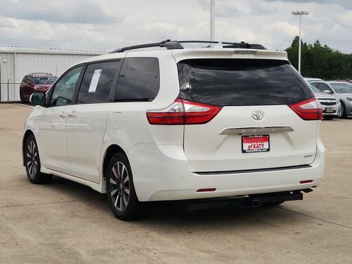 Pearl 2019 Toyota Sienna Limited Premium