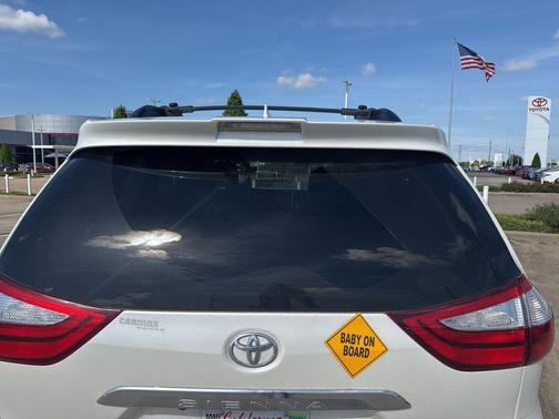 Pearl 2019 Toyota Sienna Limited Premium