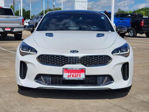 Snow White Pearl 2019 Kia Stinger GT2