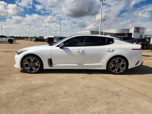 Snow White Pearl 2019 Kia Stinger GT2