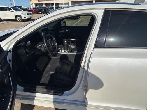 Snow White Pearl 2019 Kia Stinger GT2