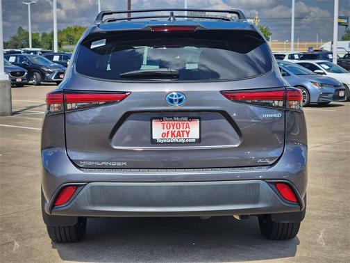 2023 Toyota Highlander Hybrid XLE