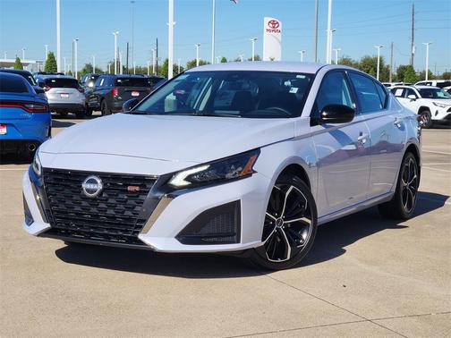 2025 Nissan Altima SR AWD