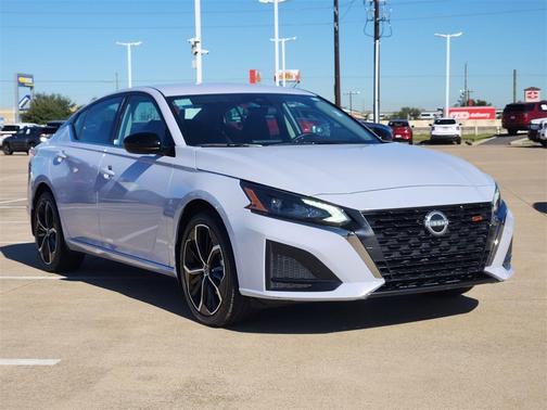 2025 Nissan Altima SR AWD