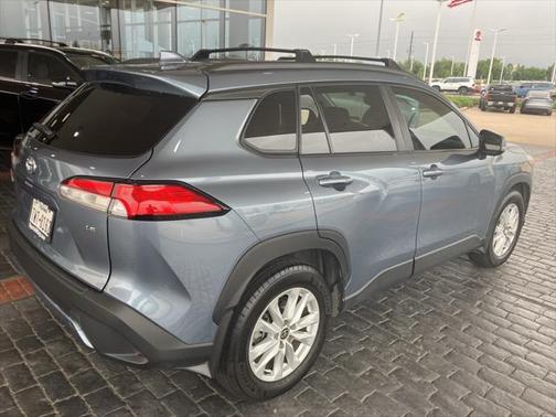 2024 Toyota Corolla Cross LE