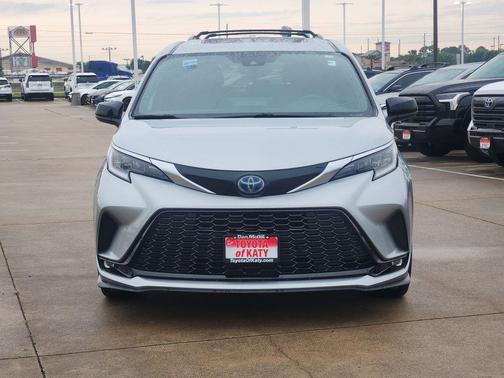 Celestial Silver Metallic 2021 Toyota Sienna XSE 7 Passenger