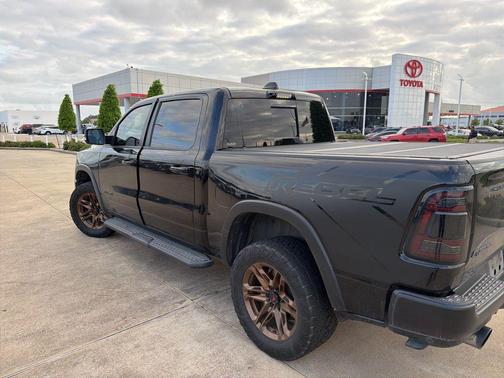 Diamond Black Crystal Pearlcoat 2021 RAM 1500 Rebel