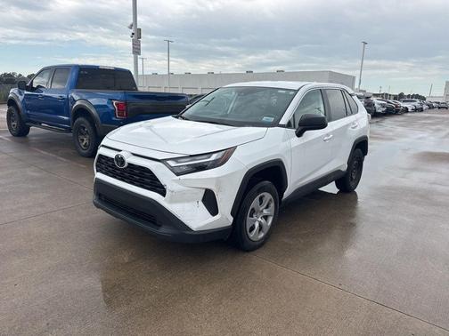 Ice Cap 2024 Toyota RAV4 LE