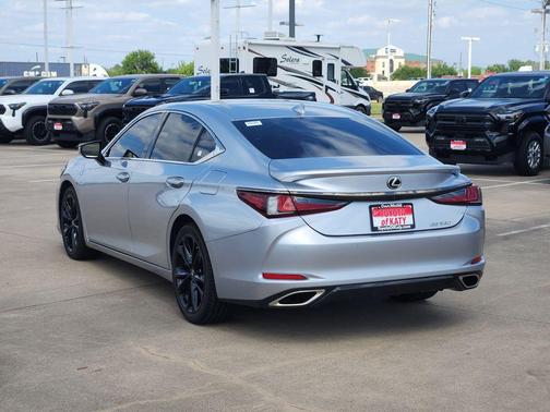 Iridium 2022 Lexus ES 350 F Sport