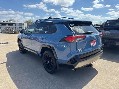 2024 Toyota RAV4 Hybrid SE