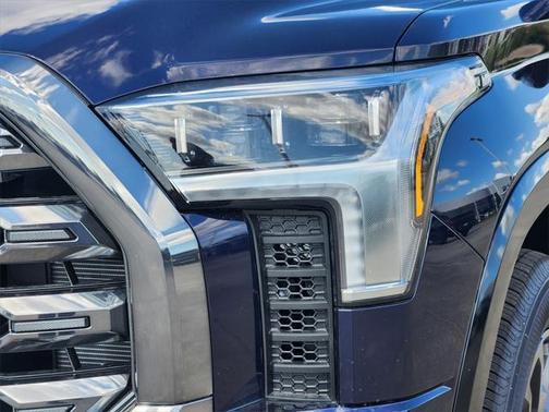 2025 Toyota Tundra Hybrid Platinum