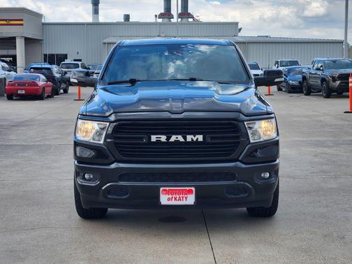 Diamond Black Crystal Pearlcoat 2020 RAM 1500 Big Horn/Lone Star