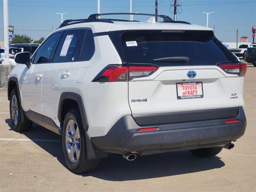 2022 Toyota RAV4 Hybrid XLE