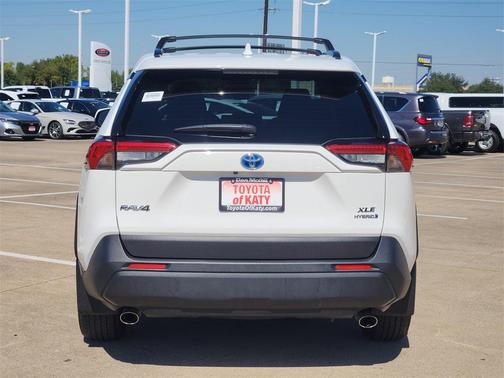 2022 Toyota RAV4 Hybrid XLE