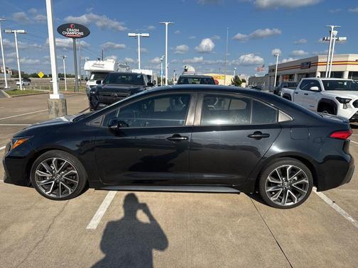 Black Sand Pearl 2021 Toyota Corolla SE