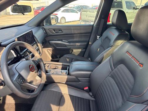 Super Black 2026 Nissan Pathfinder Rock Creek
