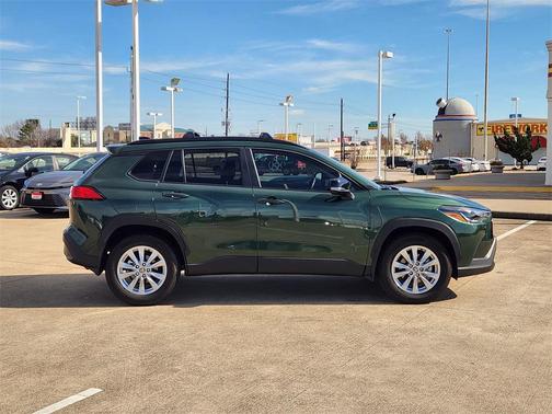 2025 Toyota Corolla Cross LE