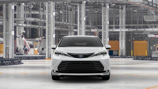 2025 Toyota Sienna Platinum 7 Passenger