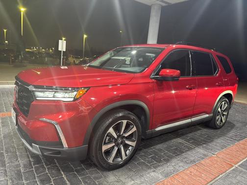 2025 Honda Pilot Touring 8-Passenger