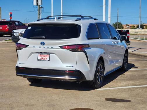2025 Toyota Sienna Platinum