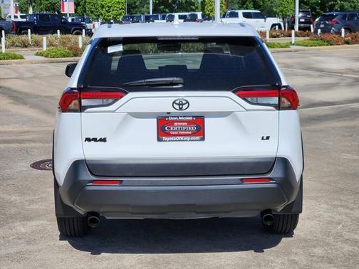 2024 Toyota RAV4 LE