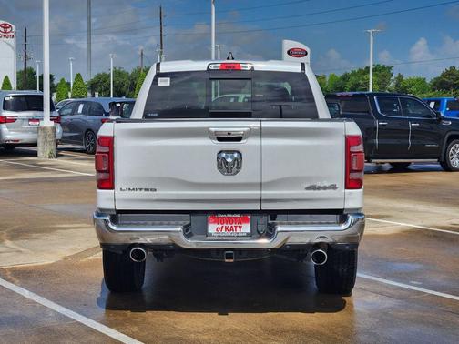 Ivory White Tri-Coat Pearlcoat 2020 RAM 1500 Limited