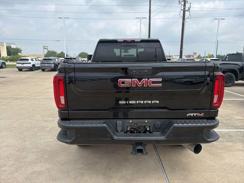 Onyx Black 2023 GMC Sierra 2500 AT4