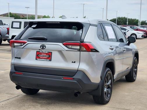 2024 Toyota RAV4 LE