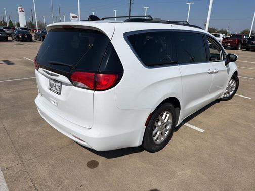 2021 Chrysler Voyager LXI