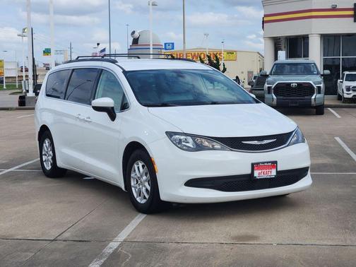 2021 Chrysler Voyager LXI