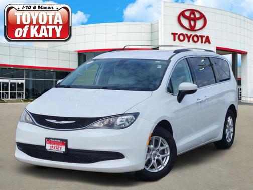 Bright White Clearcoat 2021 Chrysler Voyager LXI