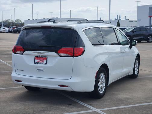 2021 Chrysler Voyager LXI