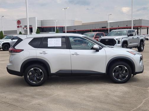 2024 Nissan Rogue SV