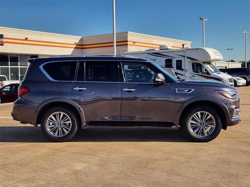 2023 INFINITI QX80 Luxe