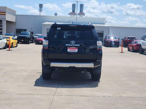Midnight Black Metallic 2022 Toyota 4Runner TRD Off Road