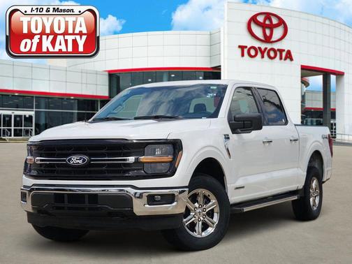 Oxford White 2025 Ford F-150 XLT