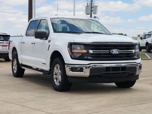 Oxford White 2025 Ford F-150 XLT