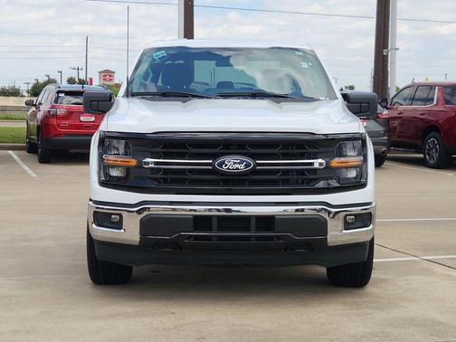 Oxford White 2025 Ford F-150 XLT