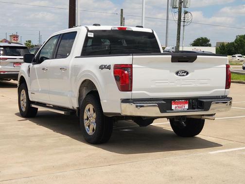 Oxford White 2025 Ford F-150 XLT