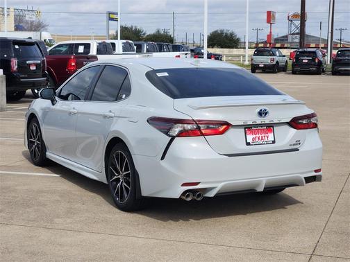 2024 Toyota Camry Hybrid SE