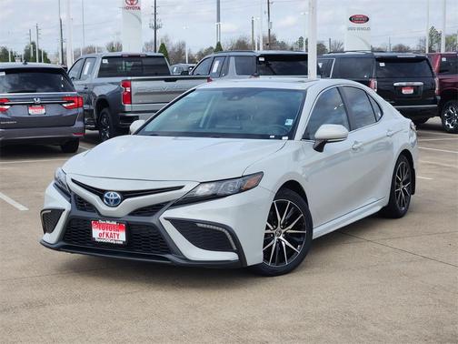 2024 Toyota Camry Hybrid SE