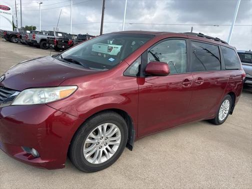 2014 Toyota Sienna XLE