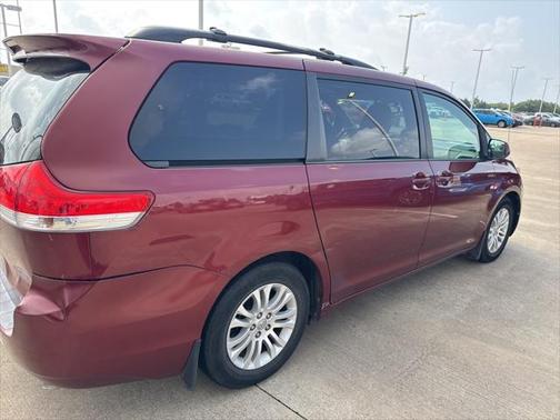 2014 Toyota Sienna XLE